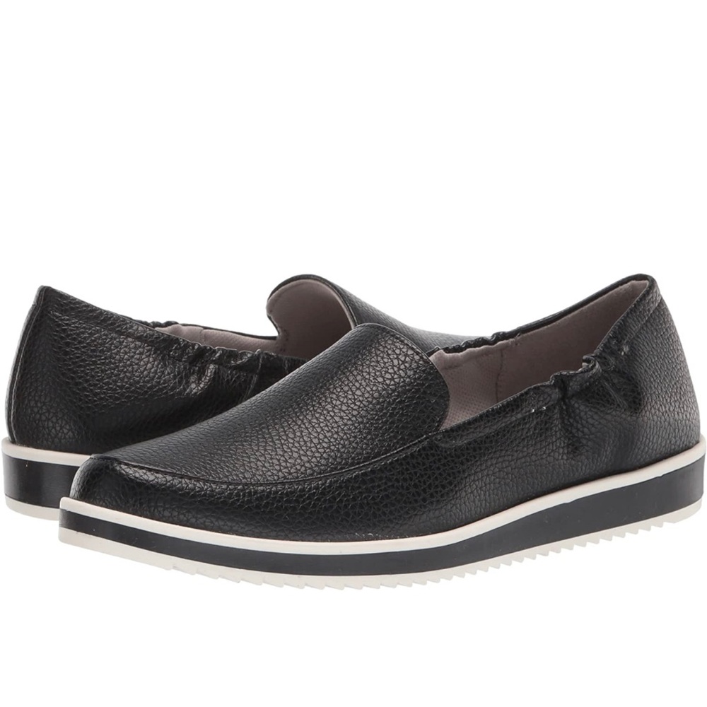 Naturalizer Raina slip on shoe, NWT , black with white trim,9.5 W